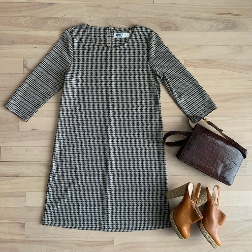 ONLY - Elegant Midi Dress - Picture 2 of 11